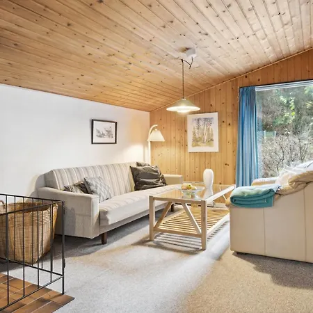 Suri - 200m To The Fjord By Interhome Feriehus *